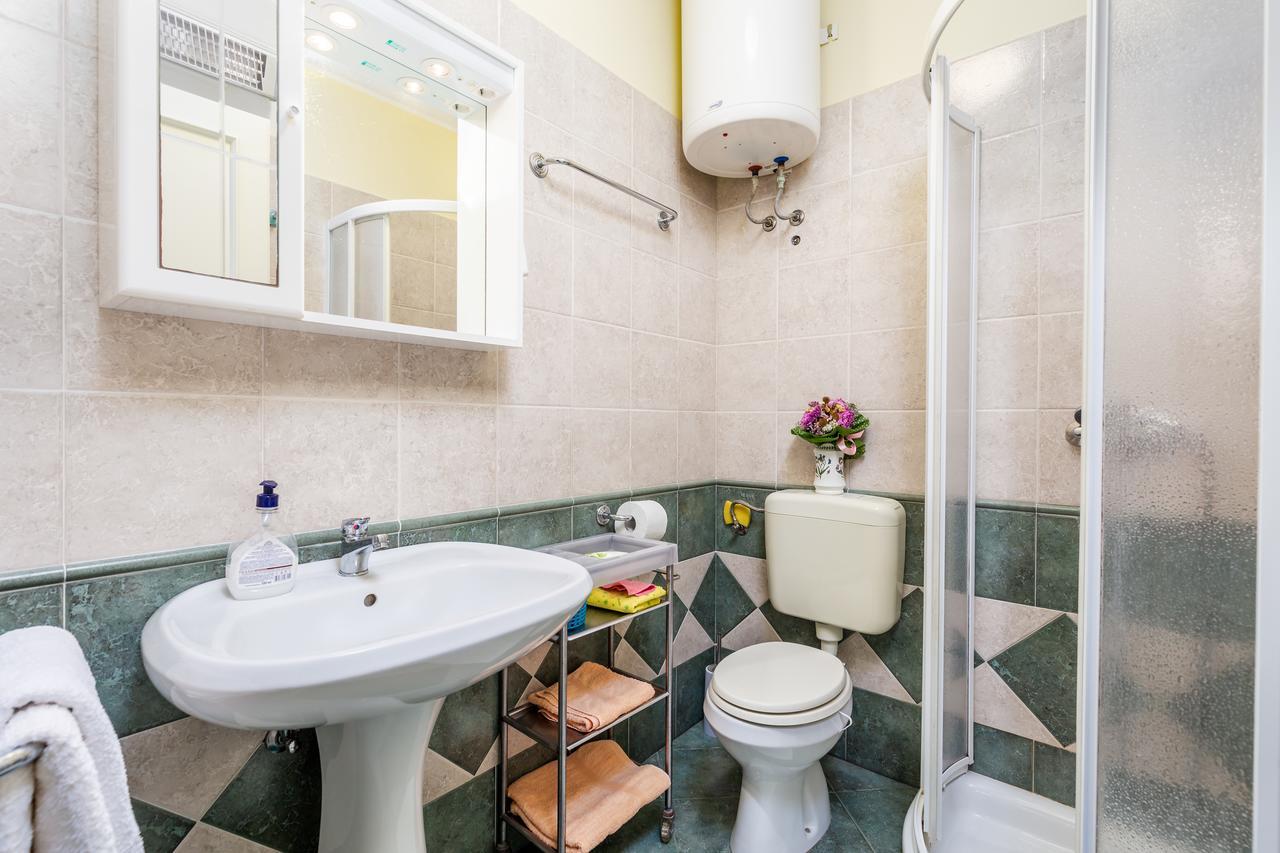 Rona Apartments Ani Ičići Εξωτερικό φωτογραφία