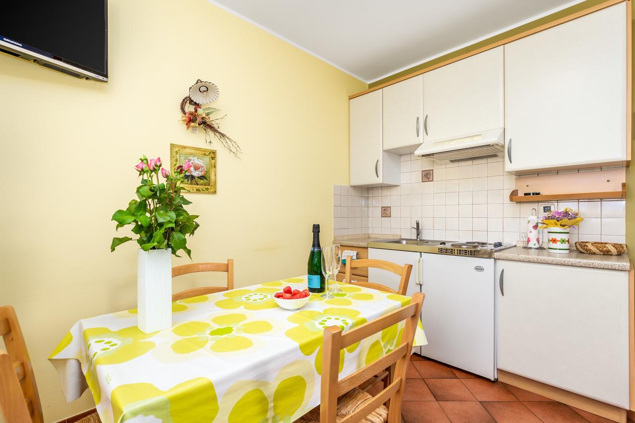 Rona Apartments Ani Ičići Εξωτερικό φωτογραφία