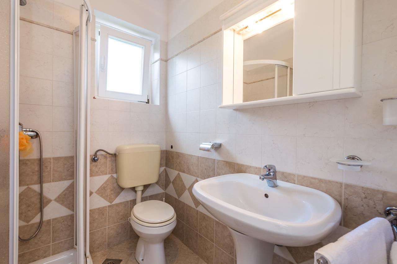 Rona Apartments Ani Ičići Εξωτερικό φωτογραφία